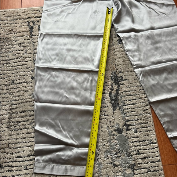 Silver 100% Silk Pyjamas - Picture 4 of 8